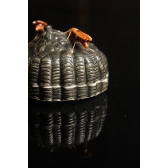 12代酒井田柿右衛門銘　蜂の巣香合　K138 