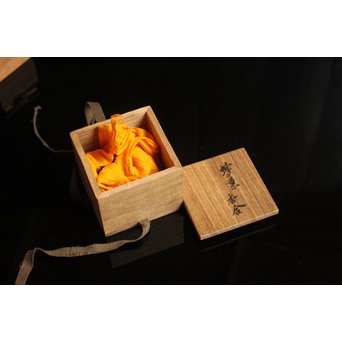 12代酒井田柿右衛門銘　蜂の巣香合　K138 