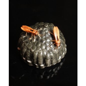 12代酒井田柿右衛門銘　蜂の巣香合　K138 