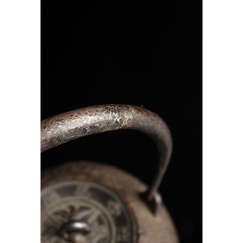 光玉堂日露征記念丸型鉄瓶　H429 