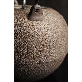 光玉堂日露征記念丸型鉄瓶　H429 