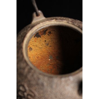 光玉堂日露征記念丸型鉄瓶　H429 