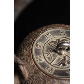 光玉堂日露征記念丸型鉄瓶　H429 