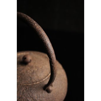 有坂銘　侘砲口鉄瓶　H430 