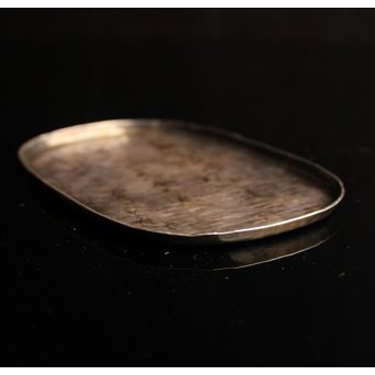 三世秦蔵六造小判型銀打出　急須盆/香盆　K147 