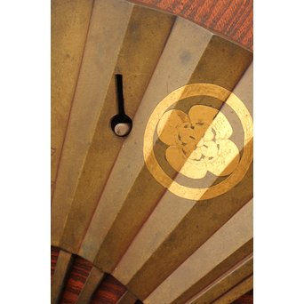 象嵌肉厚扇真鍮金具総欅上杢格子蔵戸　W436 