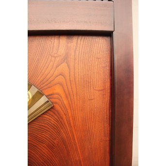 象嵌肉厚扇真鍮金具総欅上杢格子蔵戸　W436 