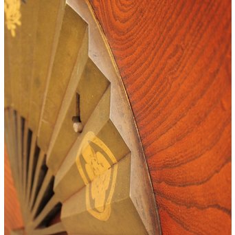 象嵌肉厚扇真鍮金具総欅上杢格子蔵戸　W436 