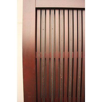 象嵌肉厚扇真鍮金具総欅上杢格子蔵戸　W436 