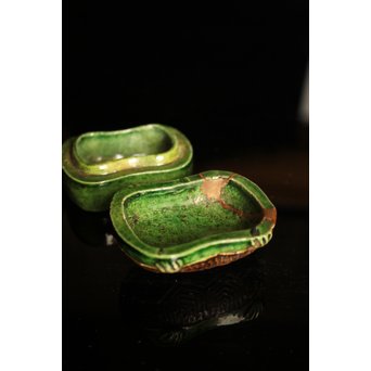 金印河濱支流　永楽造　亀交趾香合　K231 