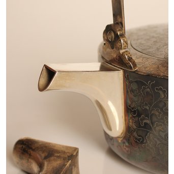 彫金葵御紋 純銀平提手銚子/銀瓶　K239 