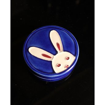 永楽善五郎造　兎交趾焼香合　K248