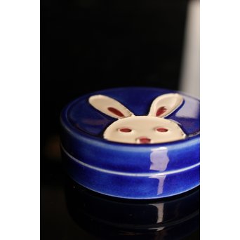 永楽善五郎造　兎交趾焼香合　K248 