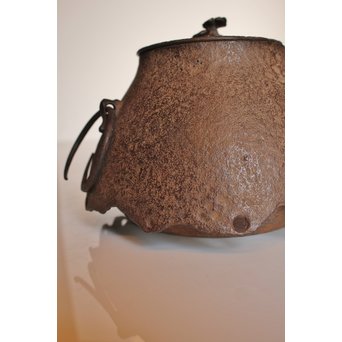 13代人間国宝鈴木盛久造　直筆手紙付　霊芝蓋虫食羽茶釜　K252 