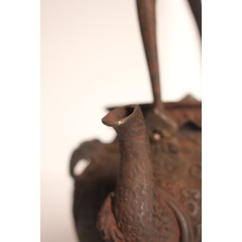 大国造底印有　饕餮紋鉄瓶　K260 