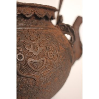 大国造底印有　饕餮紋鉄瓶　K260 