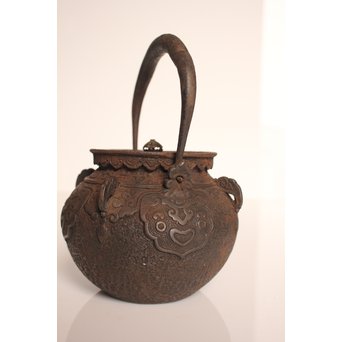 大国造底印有　饕餮紋鉄瓶　K260 