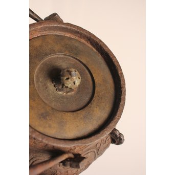 大国造底印有　饕餮紋鉄瓶　K260 