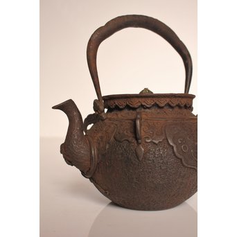 大国造底印有　饕餮紋鉄瓶　K260 