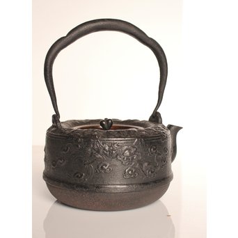 龍文堂安之介造 蓋裏花押入 岩肌道安形鉄瓶　H451 