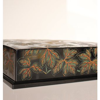 稲垣豊秋作　彫漆色紙箱’野狐’　S2723 