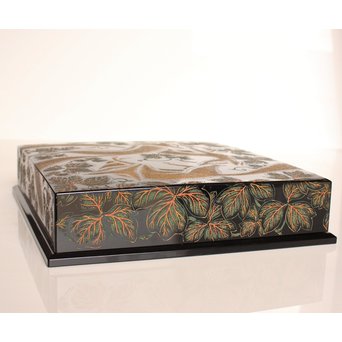 稲垣豊秋作　彫漆色紙箱’野狐’　S2723 