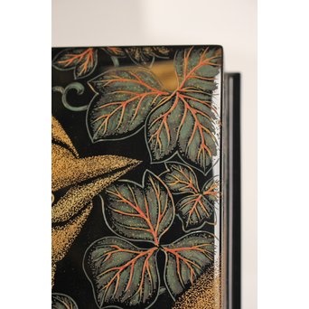 稲垣豊秋作　彫漆色紙箱’野狐’　S2723 