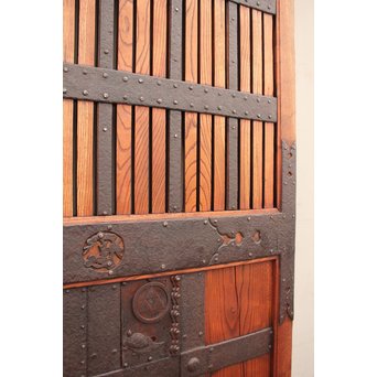 幅狭豪華鉄金具格子蔵戸　W469 