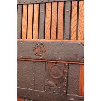 幅狭豪華鉄金具格子蔵戸　W469 