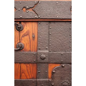 幅狭豪華鉄金具格子蔵戸　W469 