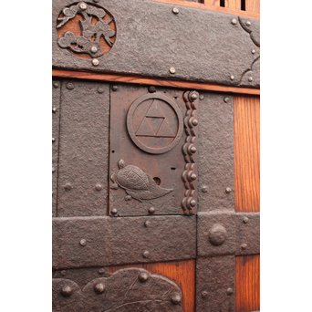 幅狭豪華鉄金具格子蔵戸　W469 