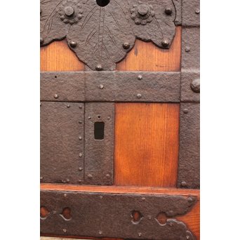 幅狭豪華鉄金具格子蔵戸　W469 