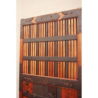 幅狭豪華鉄金具格子蔵戸　W469 