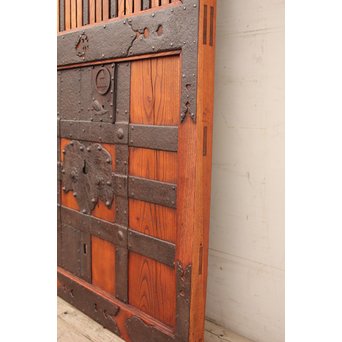 幅狭豪華鉄金具格子蔵戸　W469 