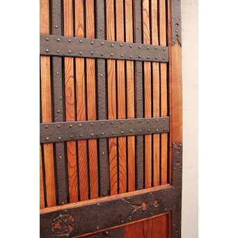 幅狭豪華鉄金具格子蔵戸　W469 