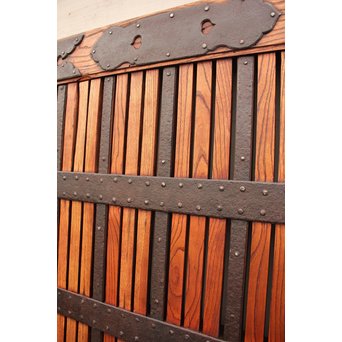 幅狭豪華鉄金具格子蔵戸　W469 