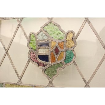 小川三知デザイン　ステンドグラス　GD916Y 