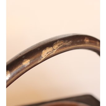 堤手銀象嵌　斑柴銅蓋菊蘭竹梅　釜師系六角鉄瓶　H456 