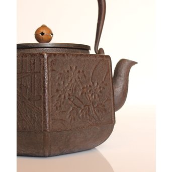 堤手銀象嵌　斑柴銅蓋菊蘭竹梅　釜師系六角鉄瓶　H456 