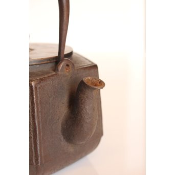 堤手銀象嵌　斑柴銅蓋菊蘭竹梅　釜師系六角鉄瓶　H456 