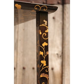 唐草蒔絵真台子　K341 