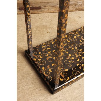 唐草蒔絵真台子　K341 