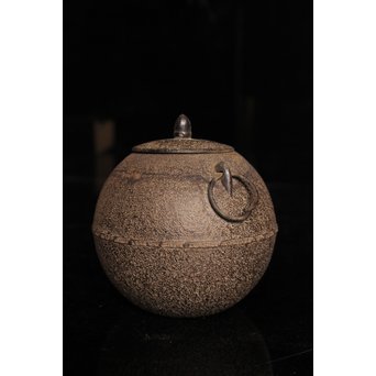 鈴木盛久　白肌日の丸型小型鉄瓶系釜　K345 