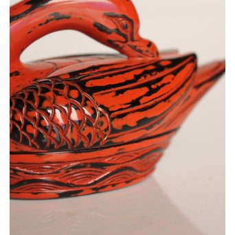 堆朱楊成 木彫根来塗雁形香合　K359 