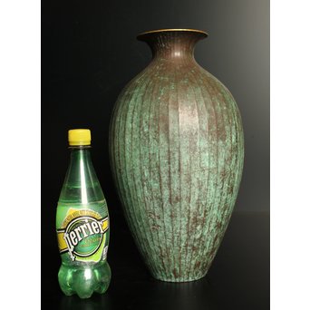 人間国宝　関谷四郎作　鍛金緑青線瓶　S2864 