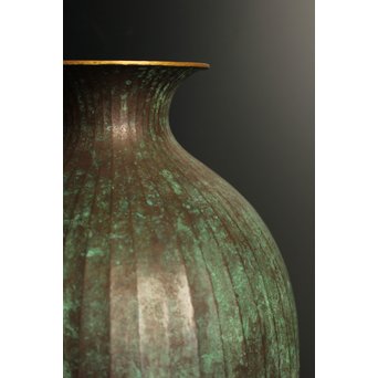 人間国宝　関谷四郎作　鍛金緑青線瓶　S2864 
