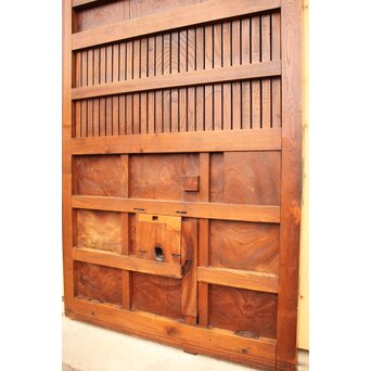 天地腰板巾着金具玉杢総欅格子蔵戸　W516Y 