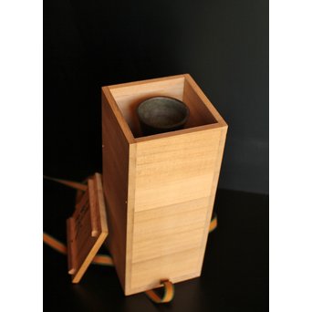 秦蔵六銘  塗金青銅立鼓式花瓶　S2880 