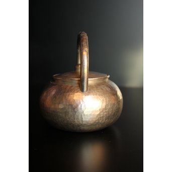 鎚目打出砲口ボウフラ型純錫急須　K403 