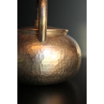 鎚目打出砲口ボウフラ型純錫急須　K403 